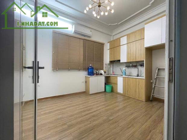 17,3 tỷ 43/50T2 Thang máy MT4,1 FULL đồ Ngõ KD Ô TÔ tránh Nguyễn Chí Thanh, Đống Đa - 2