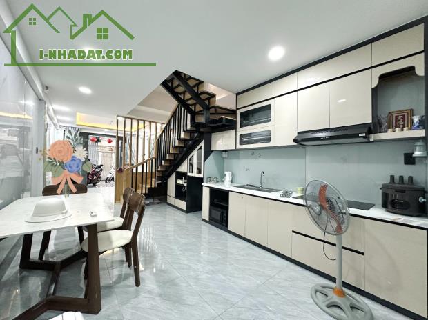 *Chỉ với 4T có ngay nhà đẹp Huỳnh Tấn Phát, Phú Thuận, Quận 7, gần 90M2 - 3