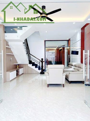 Săn nhà đón Tết ấm êm - HXH - chỉ 50m ra Huỳnh Tấn Phát - Quận 7 - 98m2 - nhỉnh 9.x tỷ TL.