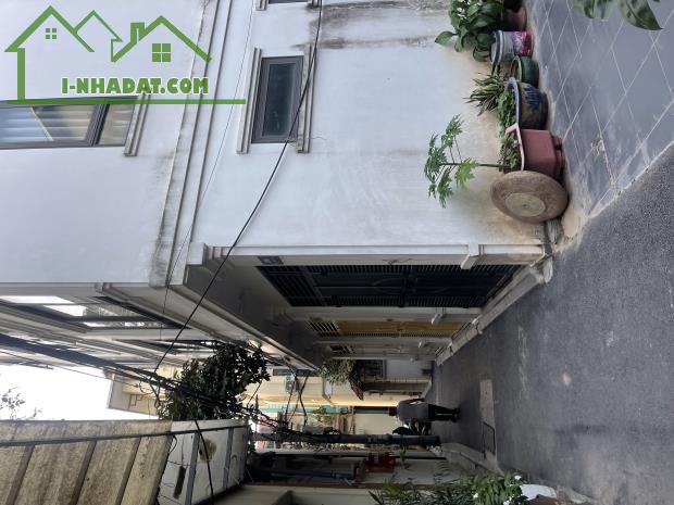Bán nhà đẹp , nhỉnh 6tỷ- Long Biên