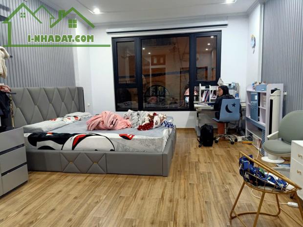 Bán nhà sổ đỏ A4, Phố Nguyễn Viết Xuân, Thanh Xuân. DT: 40m, 5 tầng. Giá:11.5 tỷ oto tránh - 1
