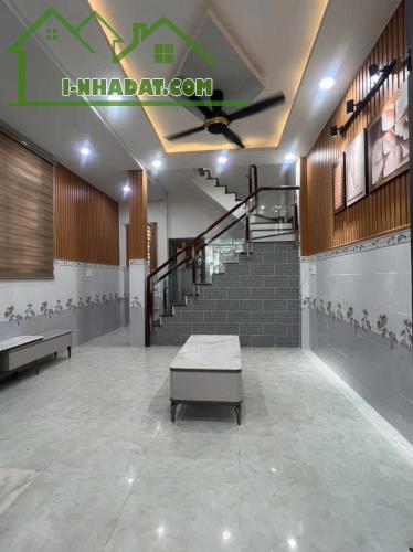 Bán Nhà lô góc 2mặt tiền TA11, (Trần Thị Cờ) 62,2m2, 2 Tầng BTCT, Đường 8m Thông Tứ Tung - 1