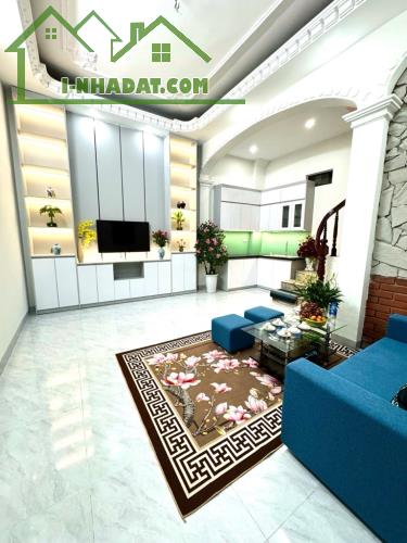 Gần Ô Tô - Nhà Đẹp Ở Ngay - Dân Trí Cao, ngõ phố Bạch Mai, dt: 30m, mt:5m, 4 tầng. - 1