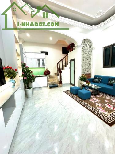 Gần Ô Tô - Nhà Đẹp Ở Ngay - Dân Trí Cao, ngõ phố Bạch Mai, dt: 30m, mt:5m, 4 tầng. - 2