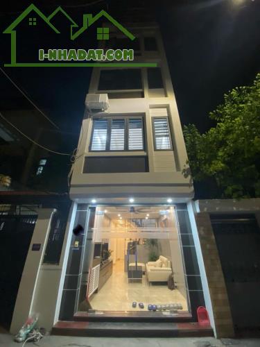 Bán Nhà Phân Lô Phố Đội Nhân, Ba Đình 43m2, 5 Tầng Full Nội Thất, Gara Ô Tô, KD Hơn 10 tỷ