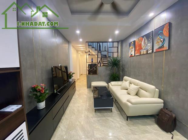 Bán Nhà Phân Lô Phố Đội Nhân, Ba Đình 43m2, 5 Tầng Full Nội Thất, Gara Ô Tô, KD Hơn 10 tỷ - 1