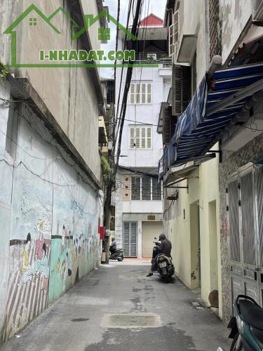 Bán mảnh đất ngõ 192 Lê Trọng Tấn, Thanh Xuân. DT: 51m. Đất. MT: 41m. Giá: 8.1 tỷ. oto đỗ