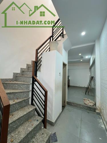 🏠NHÀ BÁN GẤP Phạm văn hai  P3 Tân Bình  Dt 2,5x 13=37m2 giá 3,9tỷ Thương Lượng  CẦN BÁN T - 3