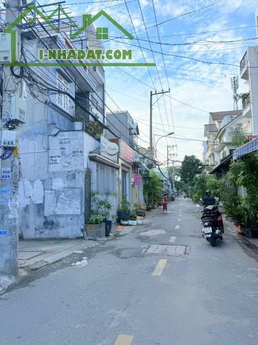 Bán Nhà Trung Chánh, 50m2, 2 tầng,3PN, 1 xẹt ngắn , Hẻm xe hơi, giá có 3,59 tỷ - 2