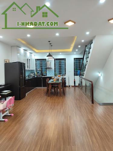 Bán căn liền kề FLC Ecohouse Sài Đồng, phù hợp để định cư lâu dài, làm văn phòng