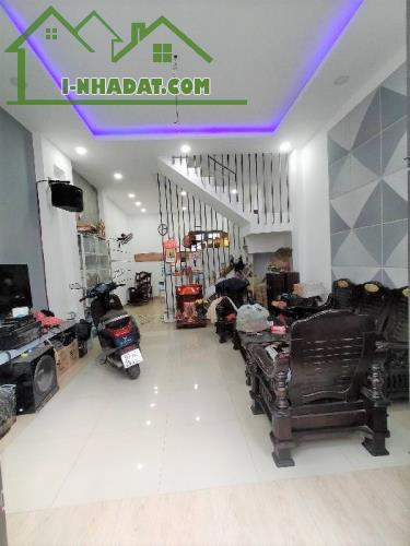 Nhà Làng Tăng Phú, 3 tầng, 4PN, 65m2, ngang 4.2m, Hẻm xe hơi, nhỉnh 5 tỷ - 4