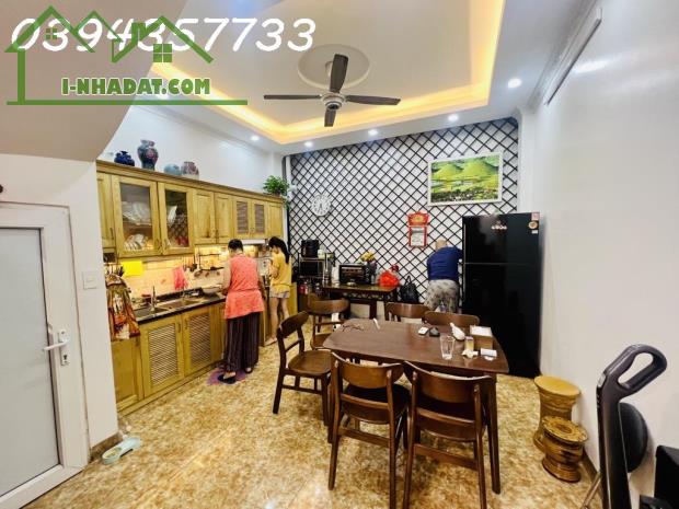 NHÀ ĐẸP TRUNG KÍNH LỚN – NGÕ RỘNG Ô TÔ TRÁNH – NỘI THẤT HIỆN ĐẠI – 47M² – GIÁ 9.69 TỶ - 4