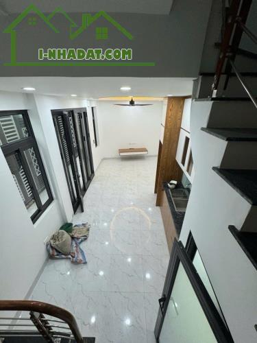 Cực hiếm! Bán nhà Phúc lợi, 30m2, 5 tầng, mặt tiền 4m. gần oto đỗ, 2 mặt thoáng - để ở - 1