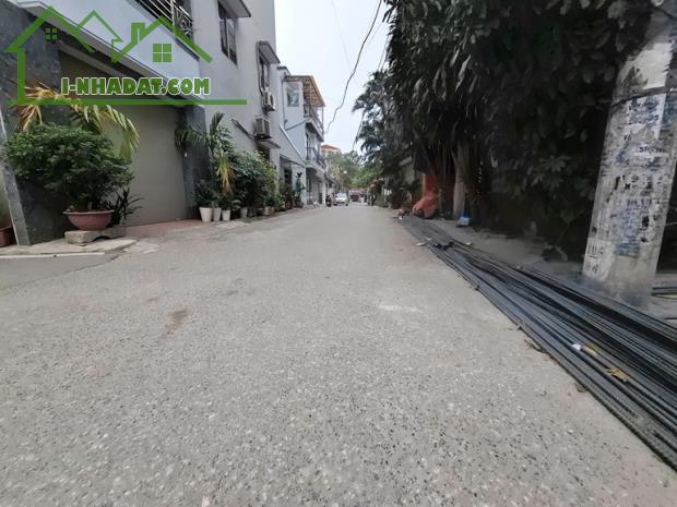 Siêu Rẻ !!!! Bán nhà C4 ngõ 99 Đức Giang 106m oto tải vào nhà, chỉ 9 tỷ có TL. LH: