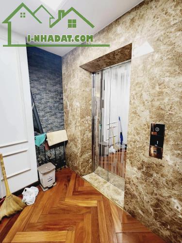 Bán gấp tòa nhà dòng tiền phố Phú Đô, 65m2, 8T, 18 phòng, doanh thu net 1 tỷ/năm