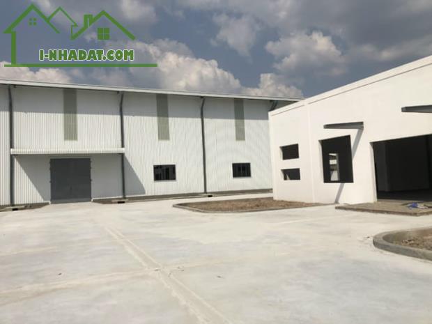 Cho thuê xưởng 2.500 m2 & 4.200 m2 khánh bình Tân Uyên Gía : 2.7 USD/m2 - 1