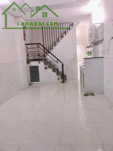 Hàng hiếm, bán gấp nhà 2 tầng, nở hậu gần mặt tiền Vườn Lài Tân Phú, khu VIP chỉ 3 tỷ . TL