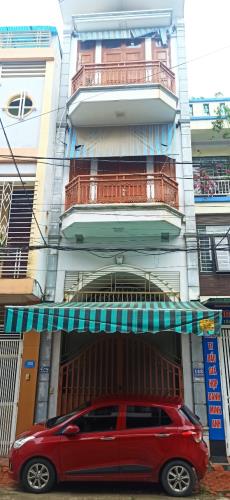 Cần bán nhà 3 tầng xây lệch Phố Bào Ngoại, Phường Đông Hương 86m2, rộng 4m giá chỉ 3 tỷ