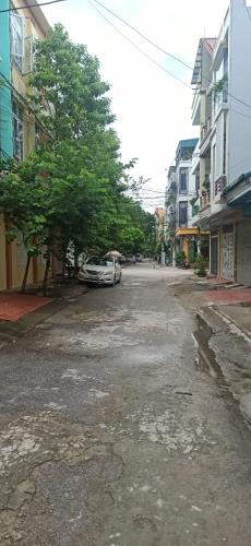 Cần bán nhà 3 tầng xây lệch Phố Bào Ngoại, Phường Đông Hương 86m2, rộng 4m giá chỉ 3 tỷ - 5