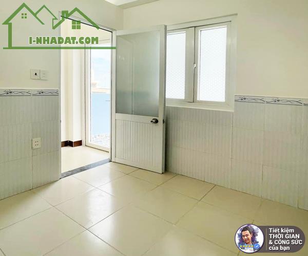 BÁN NHÀ TRỌ 4 TẦNG. CĂN GÓC. 180M2. DÒNG TIỀN 530TR/NĂM. HẺM 3.5M. NHÀ MỚI XÂY - 1