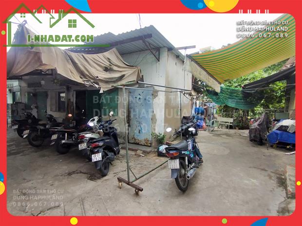 GV. 25 triệu/m2. 456m2 dtsd nhà đất có 12P trọ, TN 24 triệu/th, gần Đại học Văn Lang. - 1