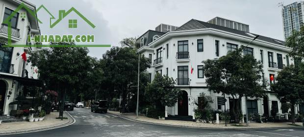 Bán biệt thự siêu hiếm, đẳng cấp Vinhomes Green Bay, lô góc 270m2, 163 tỷ - 1