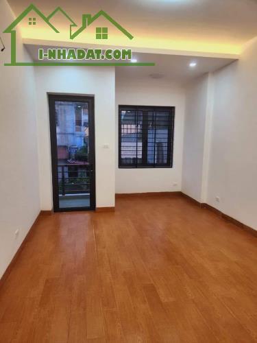 CC bán gấp nhà MP Kim Mã Thương TT Ba Đình KD đỉnh cao 85 m2 4 tầng Giá 25,5 tỷ Lh 0915229 - 5