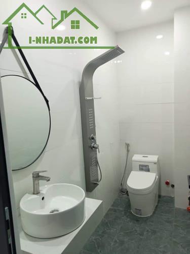 Nhà sổ riêng hoàn công 2 lầu trệt 3.5tỷ/86m2, sân ô tô