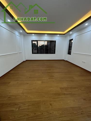 Cần bán gấp nhà phố Thuỵ Phương 42m2, 5T, mt 5m, lô góc, nhà đẹp ở ngay