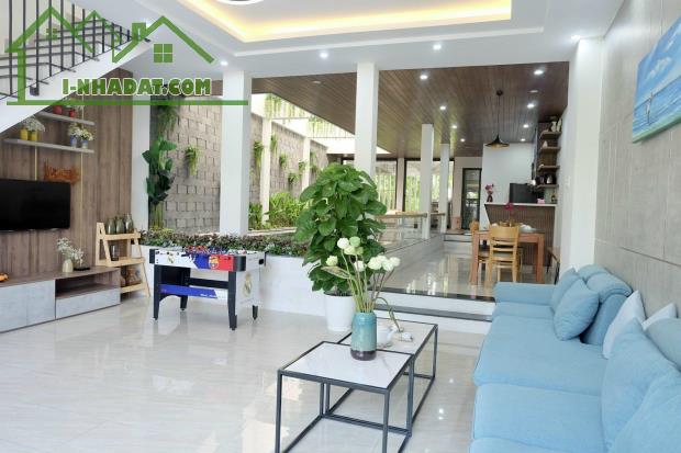 Bán villa đường Nguyễn Hữu Cầu, Đà Nẵng. Biệt thự đẹp có bể bơi, sát biển, kinh doanh rất - 1