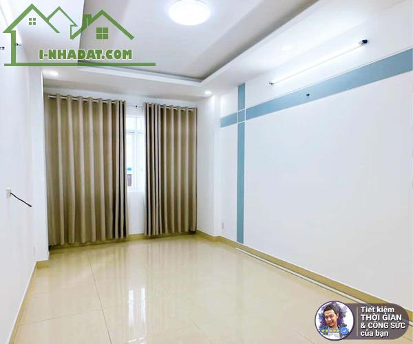 BÁN NHÀ ĐƯỜNG 20 THƯỚC. 21M2. NHÀ XÂY 4 TẦNG SIÊU MỚI VÀ ĐẸP NHƯ HÌNH. CÁCH Q1 CHỈ 200M - 6