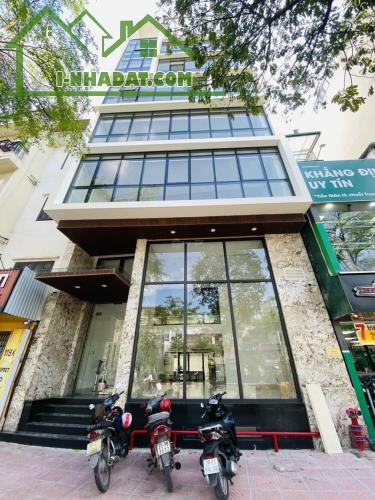 Tòa nhà Văn phòng Nguyễn Trường Tộ, Ba Đình. 98 m2 x 9T x MT 7,8m. Lô góc 2 mặt thoáng.