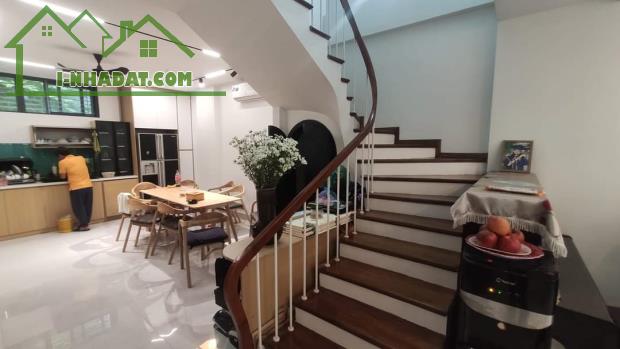 💥Bồ Đề Lâm Du 90m2 x 4T, full nội thất, sân vườn, gara oto, ở như resort. 15 tỷ - 3