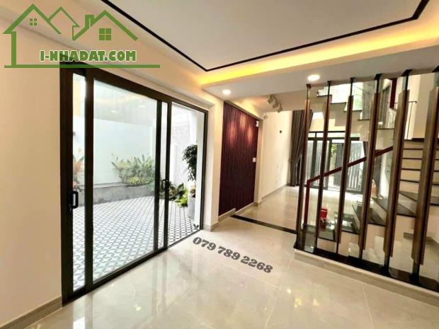 ĐẸP & ĐẶC BIỆT NHẤT KHU VỰC - 5 TẦNG - ÔTÔ NGỦ TRONG NHÀ - SÁT VẠN PHÚC CITY - 2