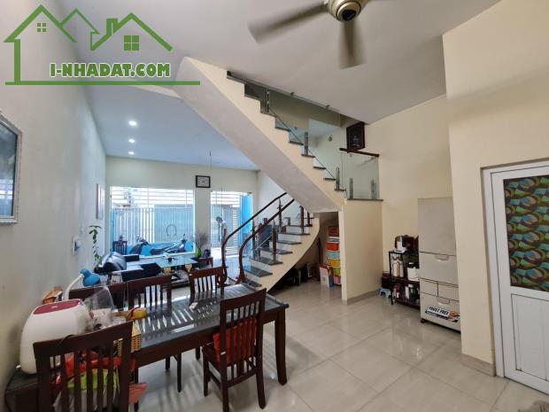 CỰC RẺ! BÁN GẤP NHÀ NGUYỄN VĂN CỪ, BỒ ĐỀ, 63M x 4T, MT 5M4, GARA, Ô TÔ THÔNG, KINH DOANH - 1