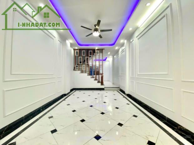 Bán nhà Xuân Phương 38M 5 Tầng, 5P Ngủ, 40m ô tô đỗ, đi Mỹ Đinh 2km giá 5.5 tỷ - 5