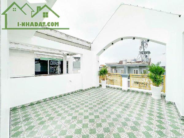 Nhà mới hẻm thông xe hơi thẳng trục, 4 tầng 52m2 chỉ 6.45 tỷ Trung Tâm Thị Trấn Nhà Bè