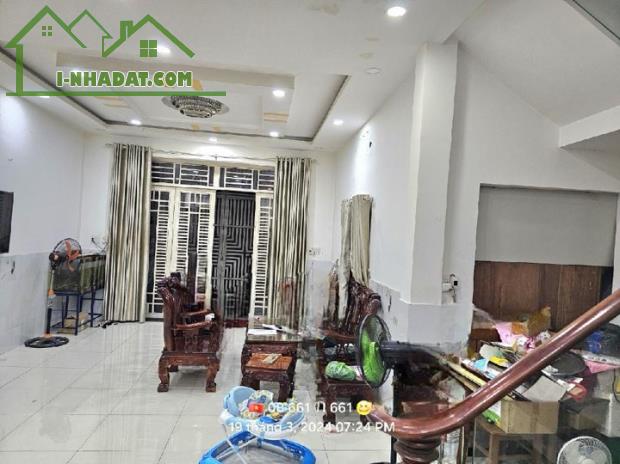 BÁN GẤP NHÀ 2 TẦNG, QUẬN 7, DT 80M2, HẺM XE HƠI THÔNG , GIÁ RẺ,  NHĨNH 4 TỶ - 1