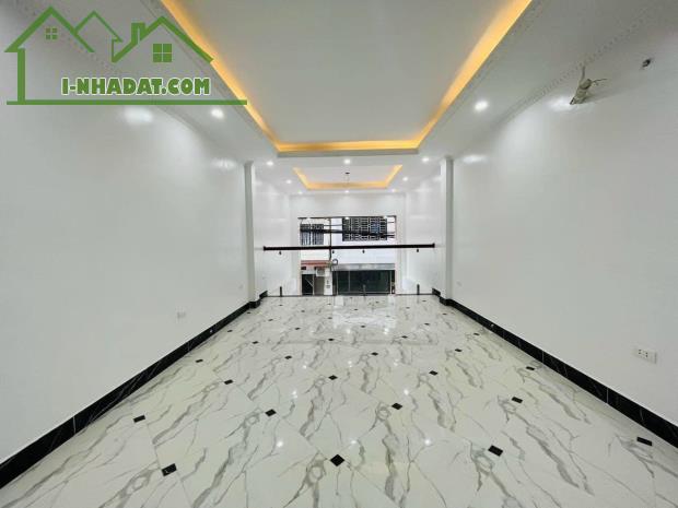 NHÀ PHÂN LÔ HOÀNG ĐẠO THÀNH, Ô TÔ VÀO NHÀ, THANG MÁY TIỆN KINH DOANH, 43M x7 TẦNG - 2