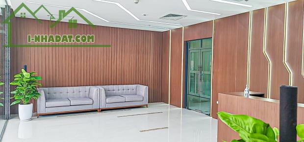 Cho thuê văn phòng 900m2, 1800m2 tòa 6th Element, Nguyễn Văn Huyên, quận Tây Hồ - 3