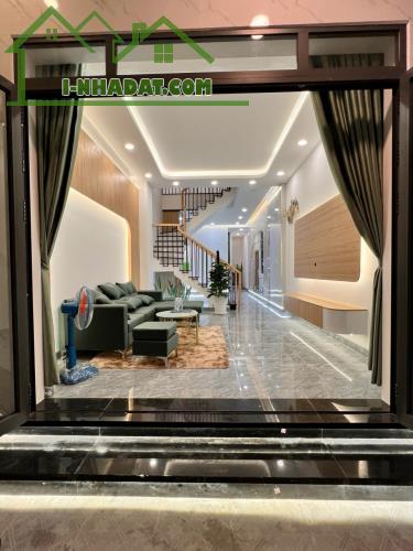 BÁN NHÀ SỔ RIÊNG TC, 50m Đ. ĐỒNG KHỞI,5m ĐƯỜNG, 4PN, XE HƠI 7C, LƯU - 4