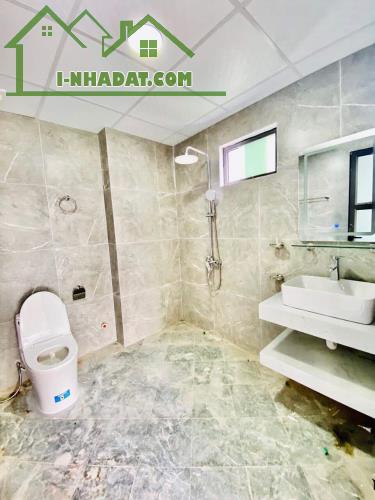 Bán nhà riêng Lai Xá 39m2 lệch tầng. Mặt tiền rộng, ngõ thông Ôtô vào nhà. 200m đến chợ