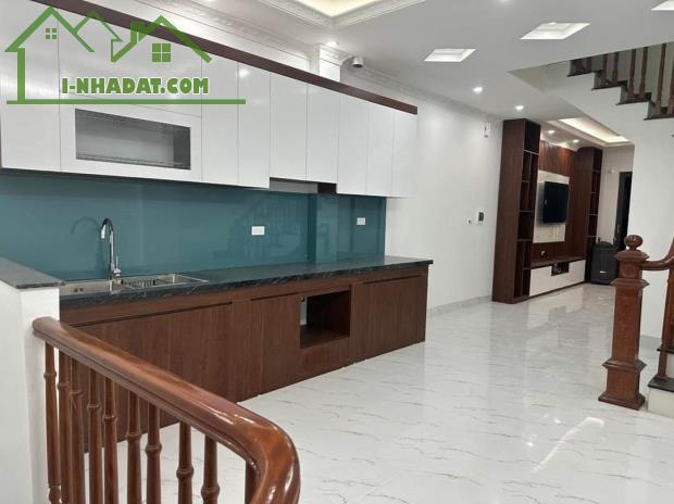 Bán nhà Phạm Văn Đồng, 80m2, 5 tầng , ô tô, vỉa hè, kinh doanh, nhỉnh 12tỷ. - 1