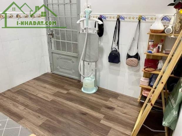 Nhà sổ riêng thổ cư giá rẻ 1.97 tỷ/82m2, đường ô tô thông