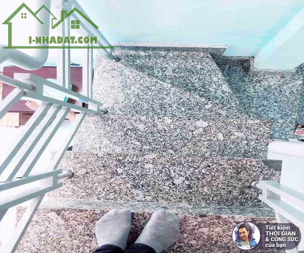 BÁN NHÀ 3 TẦNG, BÊ TÔNG CỐT THÉP. 27M2. HẺM TRƯỚC NHÀ 2.5M. HƯỚNG ĐÔNG NAM. NHIỀU TIỆN ÍCH - 4