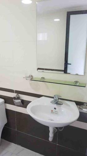 Giá Tốt. Bán Nhà Nguyễn Văn Cừ, Long Biên 33m2, 5T chỉ 5,95 tỷ - 2