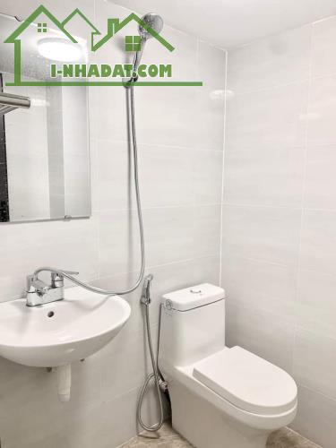 Bán toà chung cư mini phố Chiến Thắng. Văn Quán. Hà Đông DT88m x 7T. MT 6.3m - 2