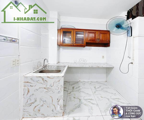 BÁN NHÀ ĐƯỜNG 20 THƯỚC.  4 TẦNG. 3MX7.1M. HẺM THÔNG 4M. XUNG QUANH LÀ KHU ẨM THỰC - 6