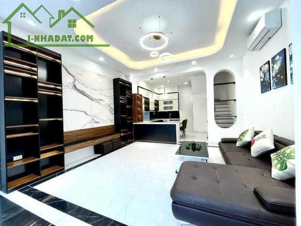 Bán gấp nhà Lạc Long Quân Hồ Tây ngõ thông ô tô vào nhà 40m 5 tầng 7,5 tỷ - 2
