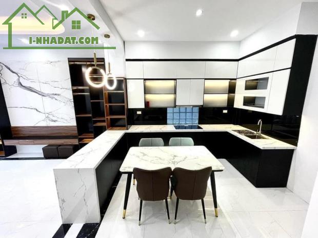 Bán gấp nhà Lạc Long Quân Hồ Tây ngõ thông ô tô vào nhà 40m 5 tầng 7,5 tỷ - 4